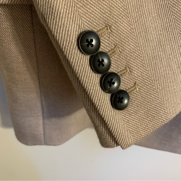 M.M. LaFleur The O'Hara Wool Herringbone Blazer in Ivory Biscuit, Size 12 - Picture 10 of 14